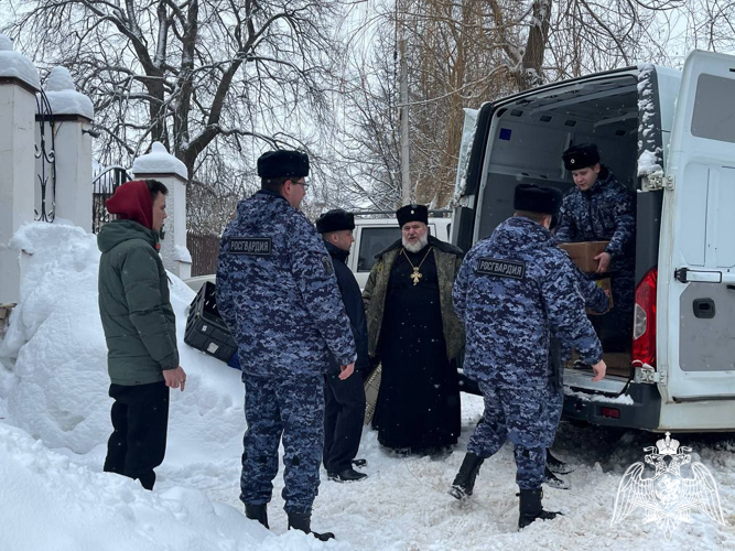 Подмосковные росгвардейцы организовали сбор гуманитарной помощи для бойцов в зоне проведения СВО