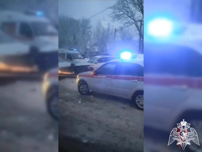 В Подмосковье росгвардейцы оказали помощь автомобилистам во время сильного снегопада