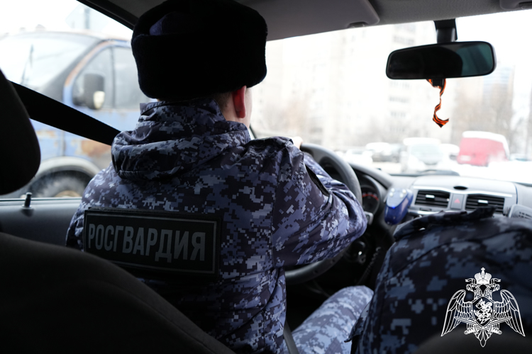 В Подмосковье росгвардейцы задержали подозреваемого в краже продуктов