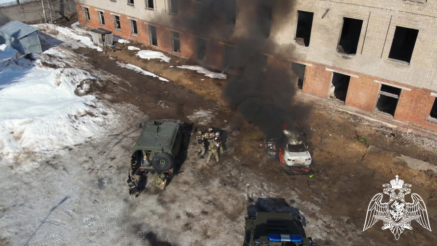 В Центре подготовки операторов и техников БПЛА подмосковного главка Росгвардии показали применение дронов в различных условиях (видео)