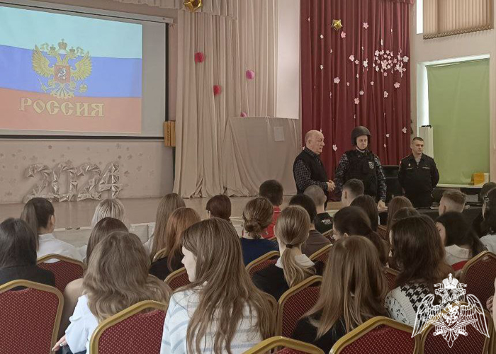 Ветераны войск правопорядка Московской области проводят патриотические встречи со школьниками