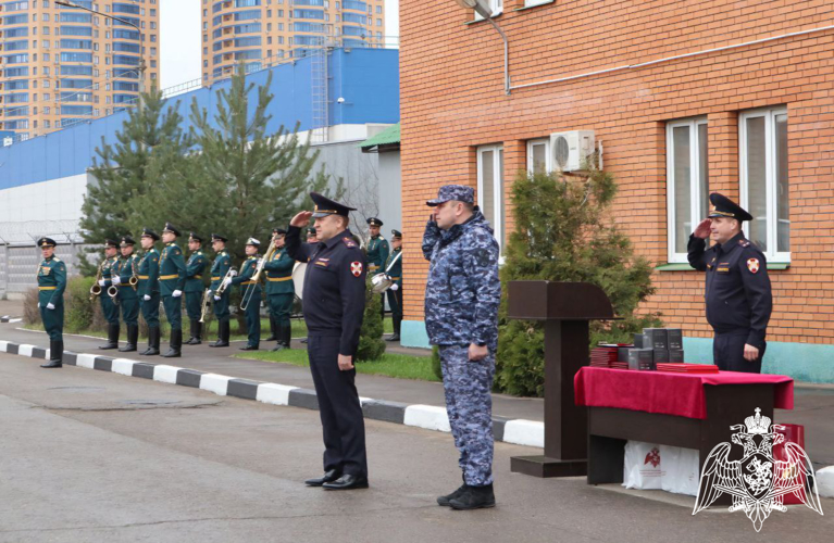 Сотрудники подмосковных спецподразделений Росгвардии, выполнявшие служебный долг на Северном Кавказе, вернулись из очередной командировки (видео)