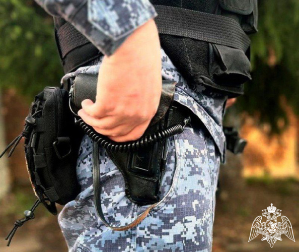 В Московской области росгвардейцы задержали подозреваемого в краже из сетевого гипермаркета (видео)