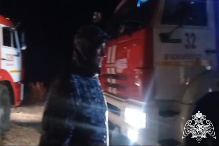 В Московской области сотрудники Росгвардии предотвратили распространение огня при пожаре (видео)