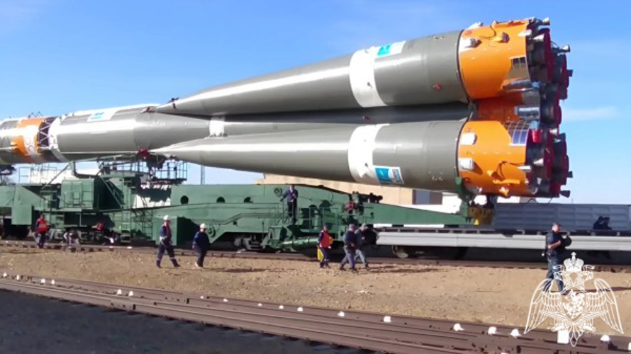 Сотрудники Росгвардии обеспечили безопасность транспортировки ракеты-носителя «Союз-2.1б» и грузового корабля «Прогресс МС-27» на космодроме  Байконур (видео)