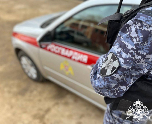 В подмосковных Котельниках сотрудники Росгвардии задержали подозреваемого в краже устройства для персонального прослушивания музыки