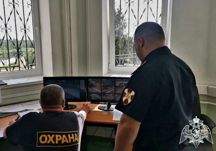 Сотрудники Росгвардии проверяют готовность детских оздоровительных лагерей к работе в Подмосковье