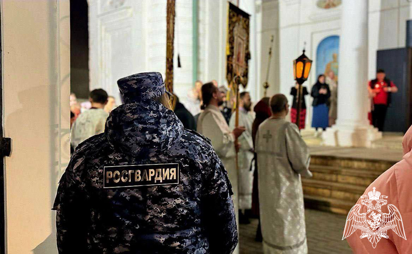 В Московской области сотрудники Росгвардии обеспечили безопасность граждан в период празднования Светлого Христова Воскресения (видео)