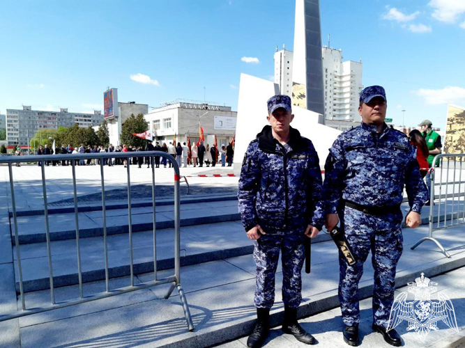 Сотрудники Росгвардии обеспечили правопорядок во время праздничных мероприятий посвященных Дню труда