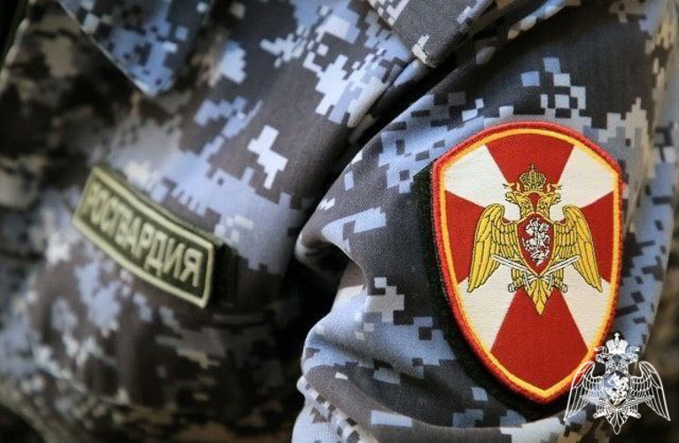 В Балашихе сотрудники Росгвардии задержали подозреваемую в незаконном обороте наркотиков 
