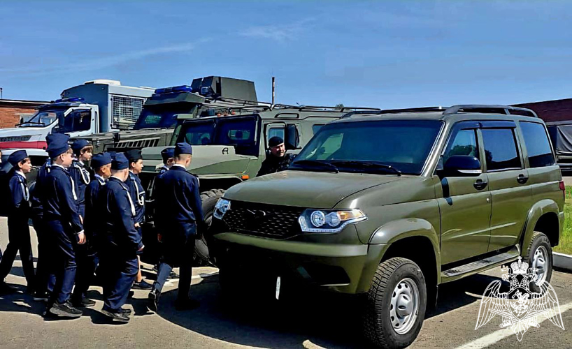 Кадеты подольского гвардейского класса стали гостями в подразделении ОМОН «Русич»