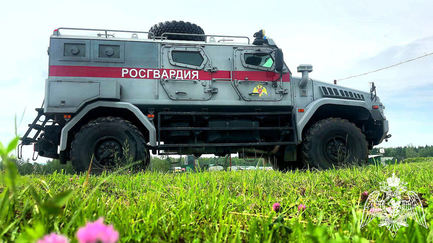 В Московской области сотрудники спецподразделений Росгвардии провели тактико-специальные занятия (видео)