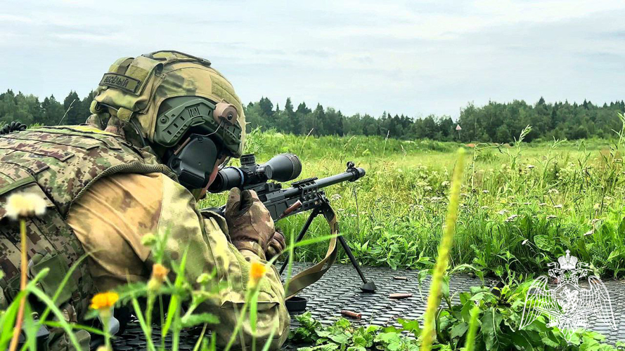В Московской области сотрудники спецподразделений Росгвардии провели тактико-специальные занятия (видео)