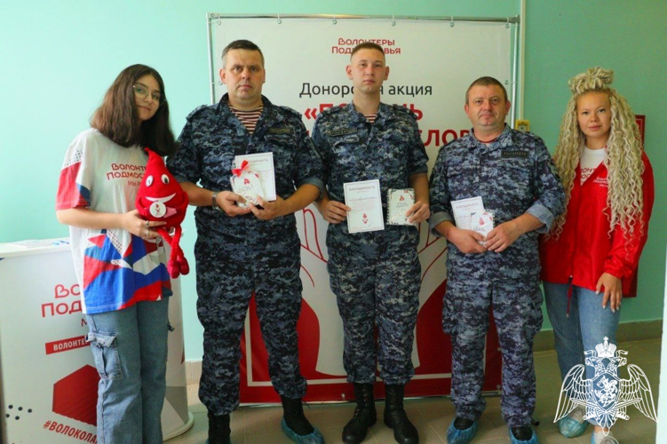 В Волоколамске сотрудники Росгвардии присоединились к добровольной донорской акции «Помощь без лишних слов»