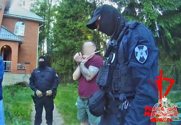 В Щелково спецназ Росгвардии задержал подозреваемого в незаконном обороте наркотиков
