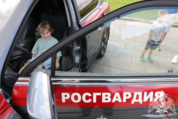 Более 5 тысяч человек посетили культурно-просветительское мероприятие «Один день с Росгвардией» в Москве