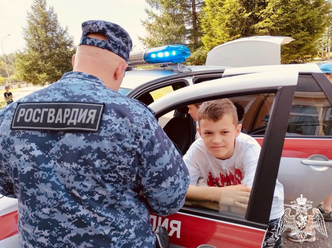 В Подмосковье сотрудники вневедомственной охраны провели акцию «Каникулы с Росгвардией»