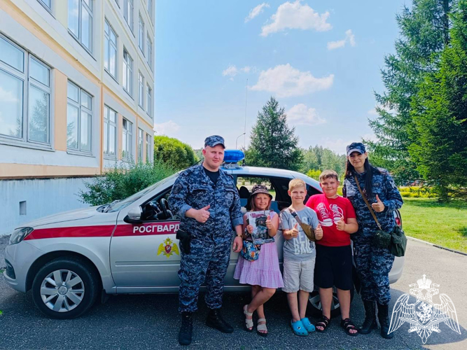 В Подмосковье сотрудники вневедомственной охраны провели акцию «Каникулы с Росгвардией»