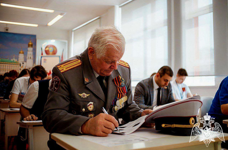 В День семьи, любви и верности ветеран войск правопорядка Московской области рассказал о секрете крепких и долгих семейных отношений