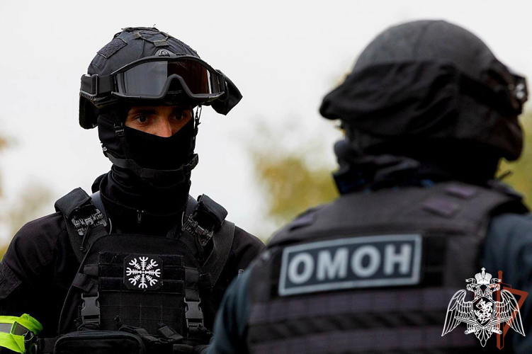 В Домодедово сотрудники ОМОН «Русич» Росгвардии задержали подозреваемого в вымогательстве