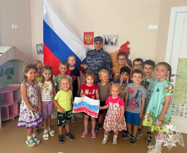 В Подмосковье сотрудники Росгвардии приняли участие в мероприятиях ко Дню Государственного флага Российской Федерации