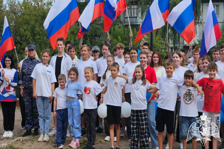 В Подмосковье сотрудники Росгвардии приняли участие в мероприятиях ко Дню Государственного флага Российской Федерации