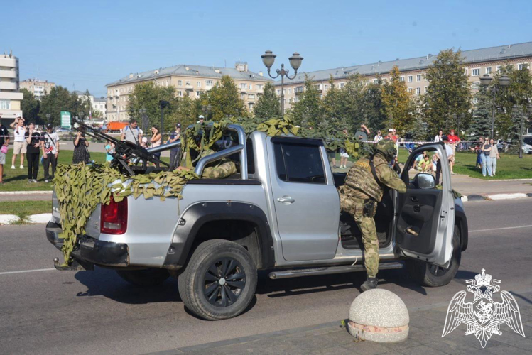 Сотрудники ОМОН «Пересвет» подмосковного главка Росгвардии организовали показательное выступление  для жителей и гостей Сергиева Посада