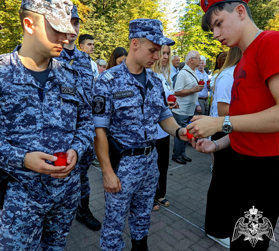 В День солидарности в борьбе с терроризмом подмосковные росгвардейцы приняли участие в памятной акции «Вместе против террора»