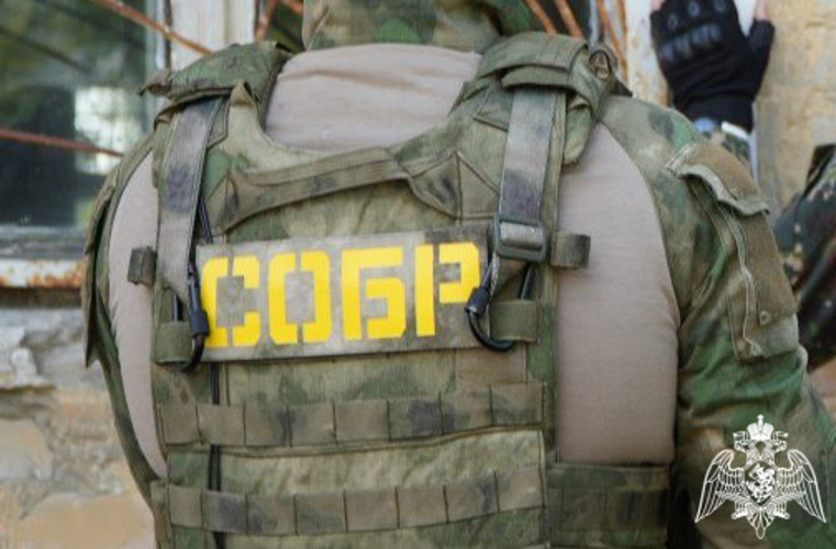 При содействии спецназа Росгвардии задержаны подозреваемые в вымогательстве полумиллиона рублей 