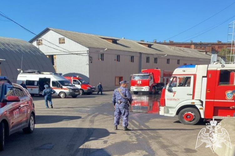 В Подольске сотрудники Росгвардии оказали помощь спасателям в эвакуации людей из горящего здания