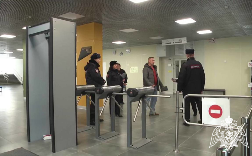В Ступино сотрудники Росгвардии проверили новый школьный учебный корпус на антитеррористическую безопасность