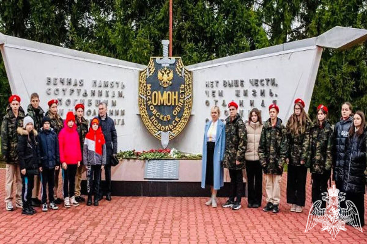 В Московской области сотрудники спецподразделения Росгвардии познакомили школьников со своей профессией