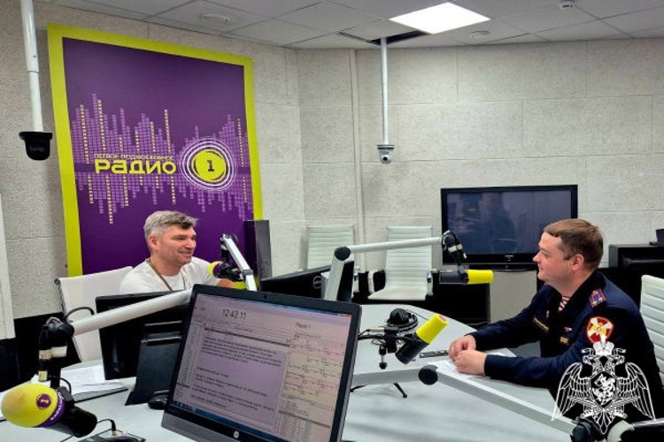 Сотрудник лицензионно-разрешительной работы подмосковного главка Росгвардии стал гостем программы «Самое время» на «Радио 1» 