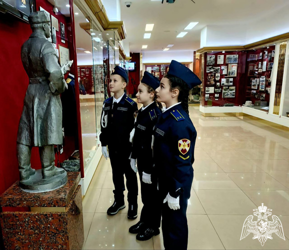 Кадеты подольского «Гвардейского класса» посетили Центральный музей войск национальной гвардии РФ (видео)