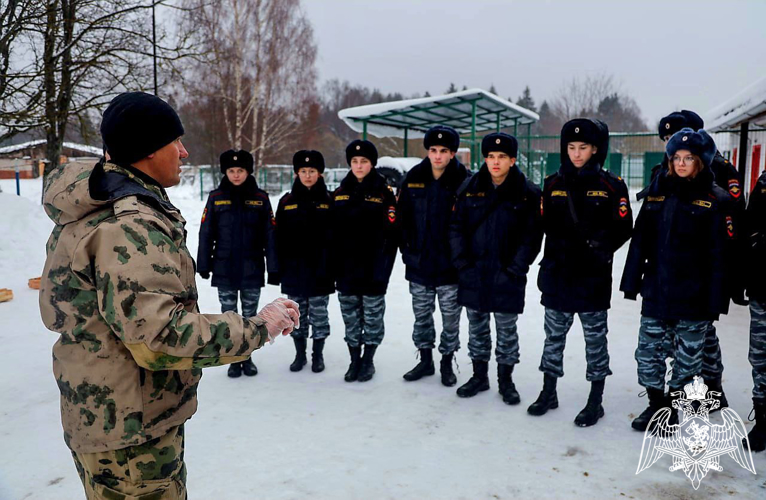 Курсанты «Гвардейской смены» познакомились с работой кинологов ОМОН «Пересвет» Росгвардии