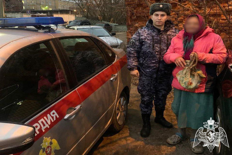 Росгвардейцы в Подмосковье отыскали и вернули родственникам потерявшуюся пожилую женщину