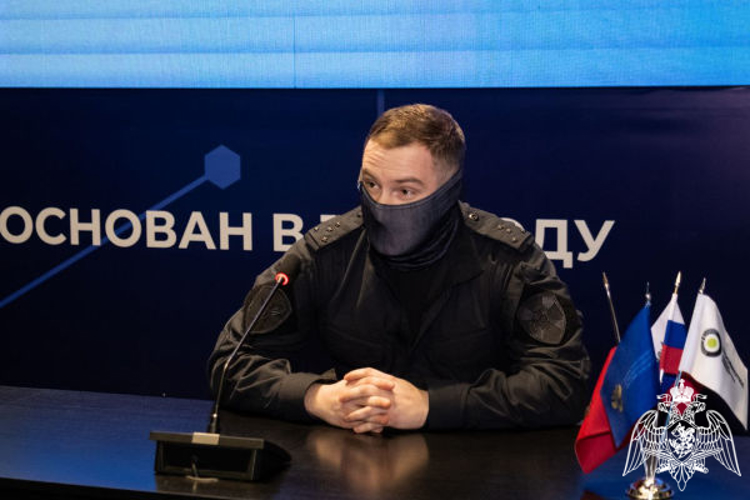 Офицер СОБР «Булат» Росгвардии провел «круглый стол» со студентами колледжа  РОСБИОТЕХа