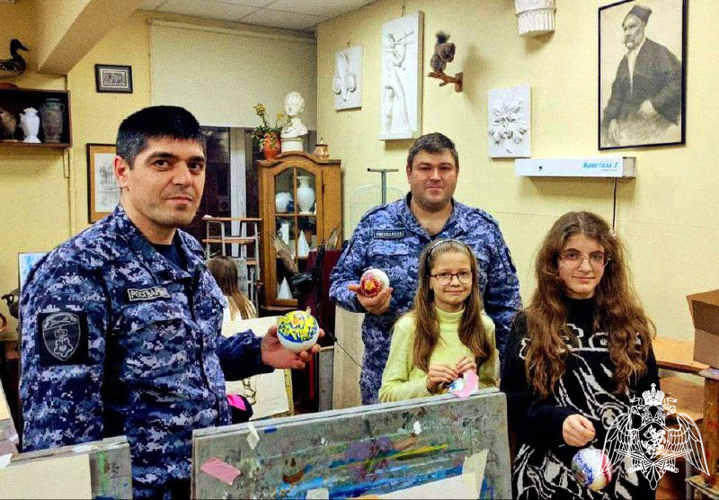 В Люберцах сотрудники Росгвардии рассказали школьникам о  профессии защитника Родины