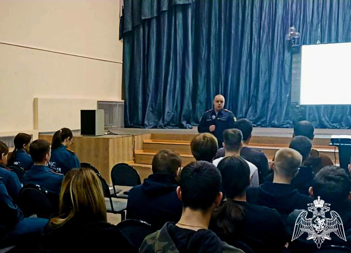 В Подмосковье сотрудники Росгвардии провели встречи с учащимися образовательных учреждений