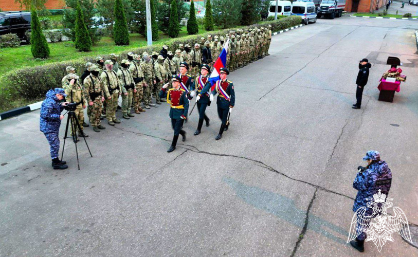 Сотрудники подразделений Росгвардии по взаимодействию со СМИ отмечают свой профессиональный праздник