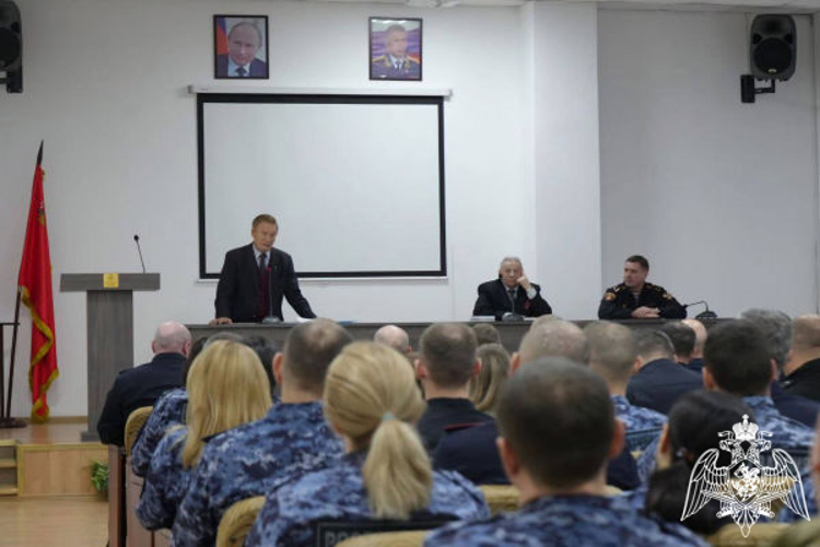В подмосковном главке Росгвардии прошла просветительская лекция с личным составом