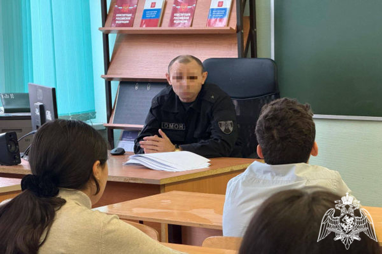 В Подмосковье сотрудники Росгвардии провели встречи с учащимися образовательных учреждений