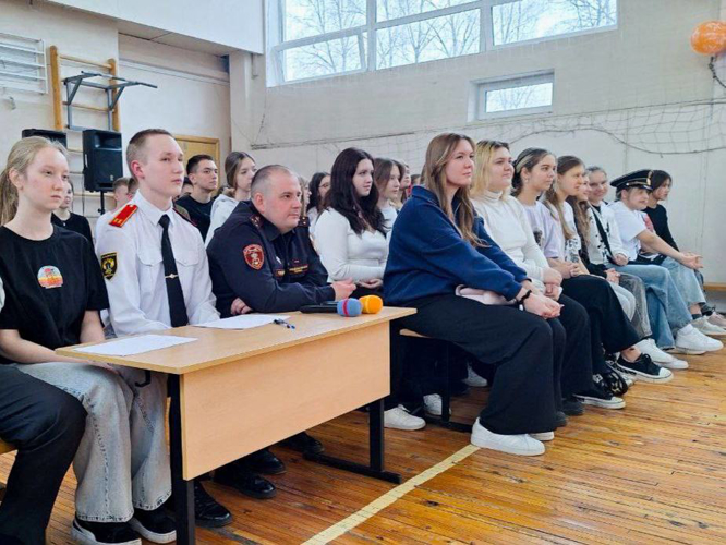 Подмосковные росгвардейцы совместно с кадетами раменского «Гвардейского класса» вошли в состав жюри школьной спортивной эстафеты, приуроченной ко Дню Защитника Отечества