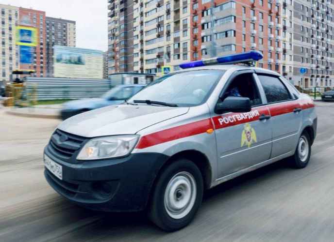 Росгвардейцы помогли ликвидировать возгорание в торговой палатке в Подмосковье (видео)