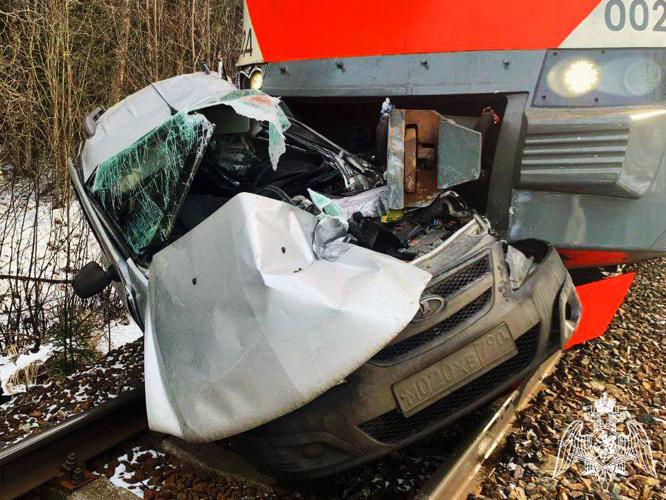 В Дубне росгвардейцы оказали помощь сотрудникам экстренных служб в ликвидации последствий серьезной аварии на железнодорожном переезде