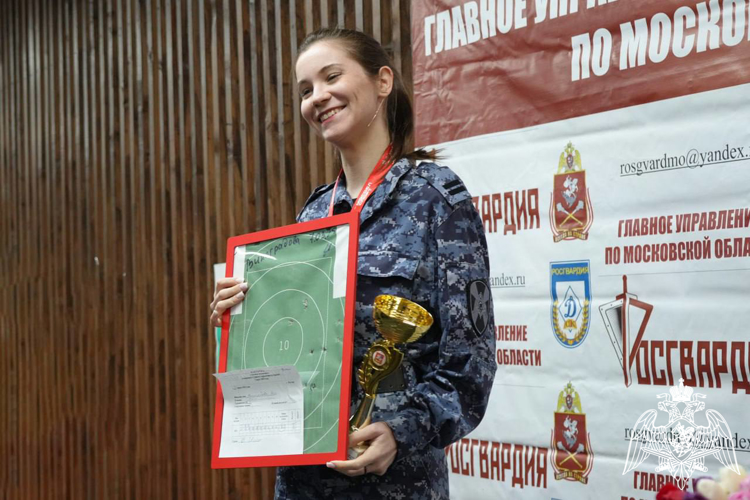 Подмосковные росгвардейцы провели турнир по стрельбе, приуроченный к Международному женскому дню (видео)