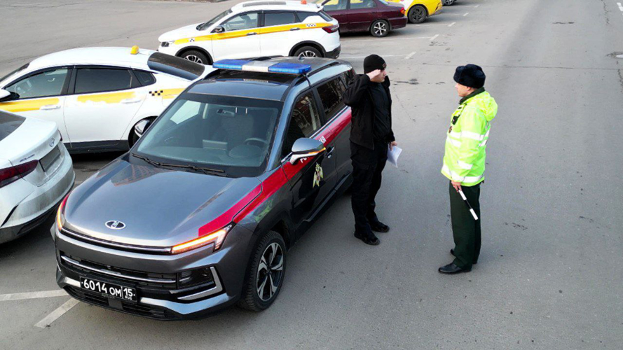 Специалисты военной автомобильной инспекции подмосковного главка Росгвардии отмечают свой профессиональный праздник (видео)