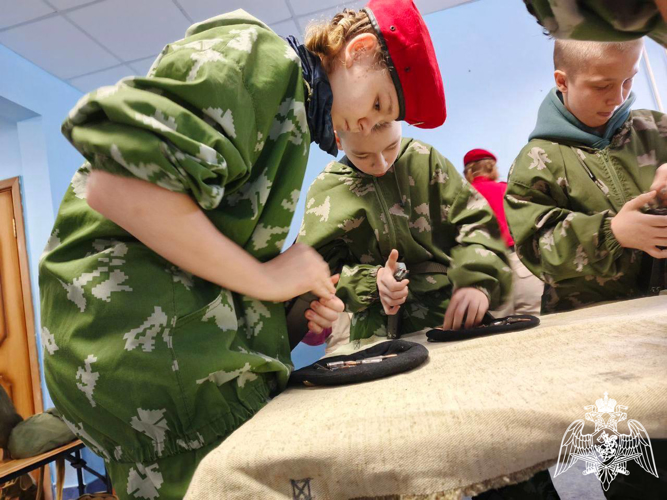 Кадеты подольского «Гвардейского класса» приняли участие в военно-патриотической игре «В белоснежных полях под Москвой-2025», посвященной 80-летию Великой Победы (Видео)