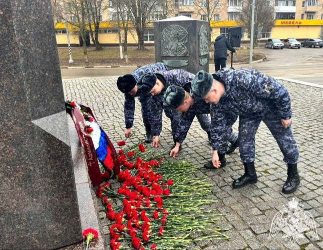 Накануне Дня войск национальной гвардии Российской Федерации подмосковные росгвардейцы почтили память защитников Отечества