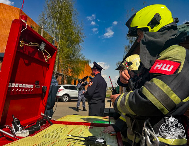 В подмосковном главке Росгвардии прошли совместные с МЧС пожарно-тактические учения